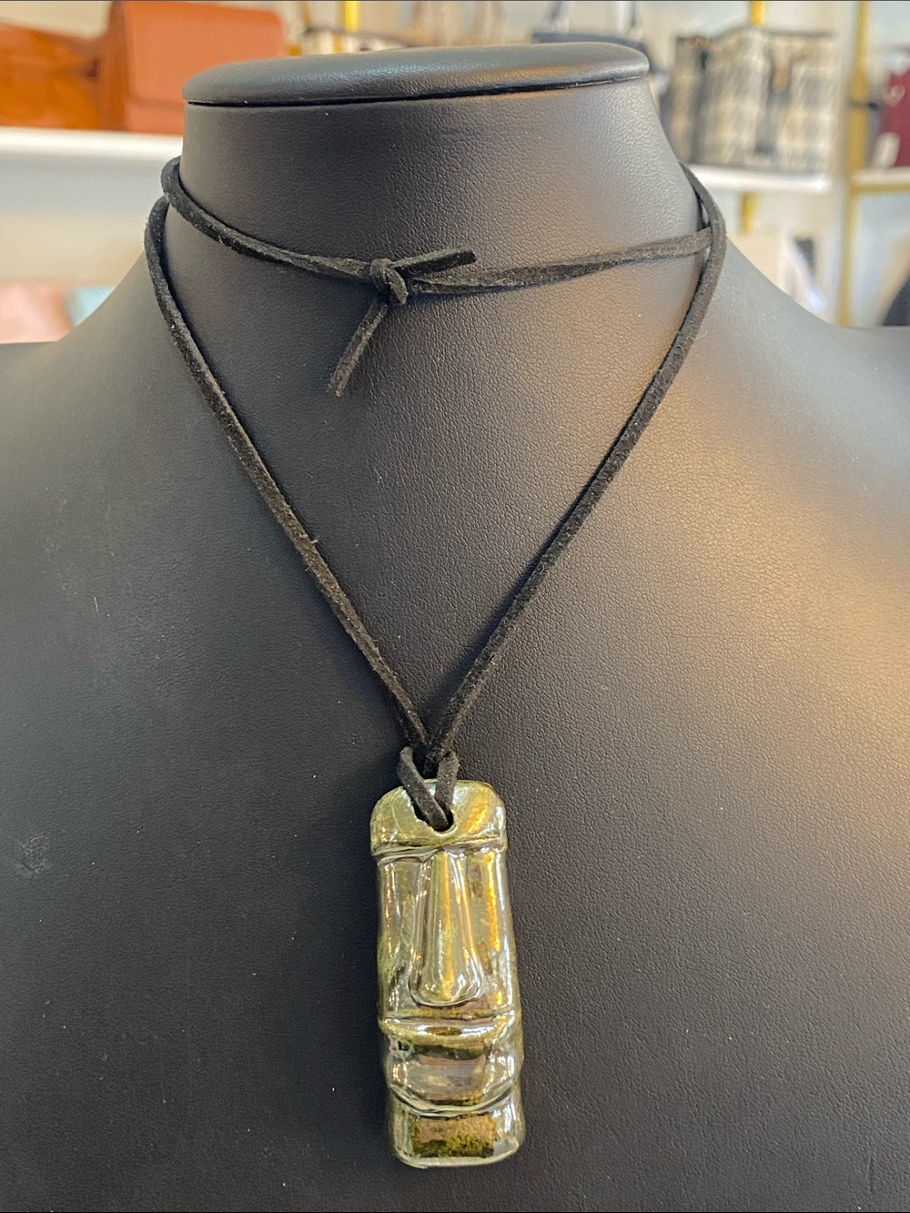 Moi head tiki pendant necklace - Picture 6 of 7